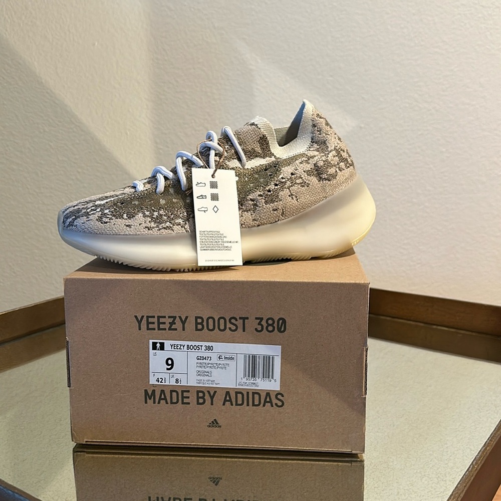 Yeezy boots 380 *NEW*